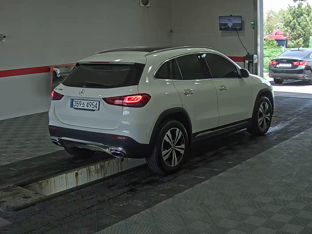Mercedes-Benz GLA-Class - 4