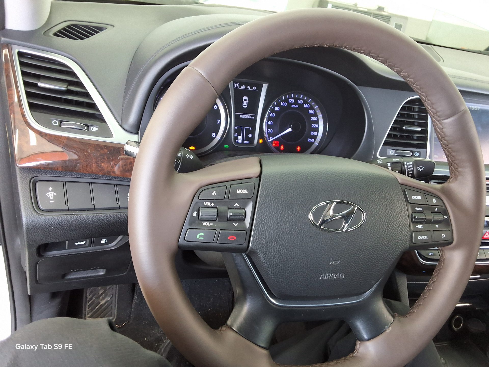 Hyundai Aslan 2016 - Image 16