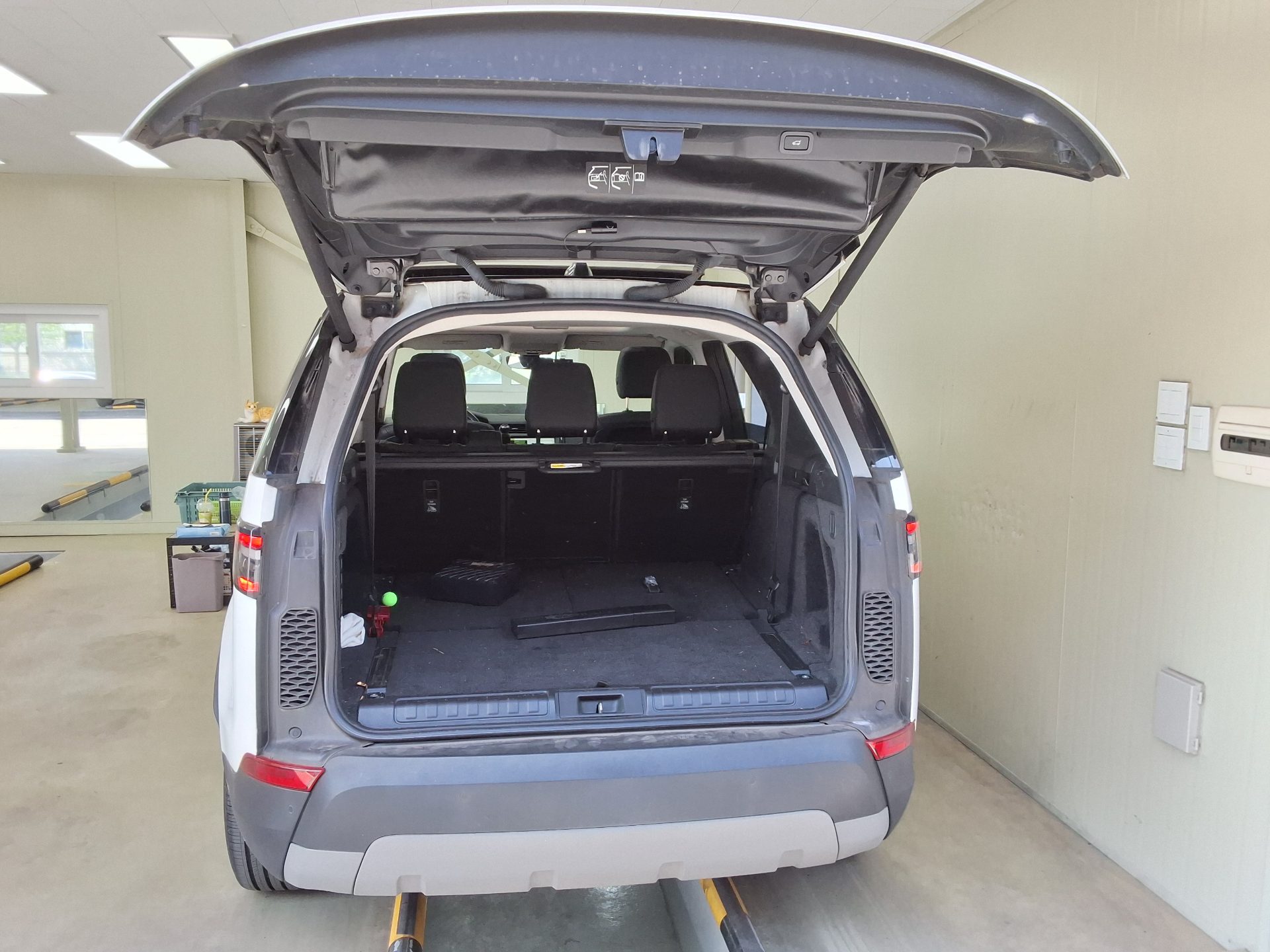 Land Rover Discovery - 14