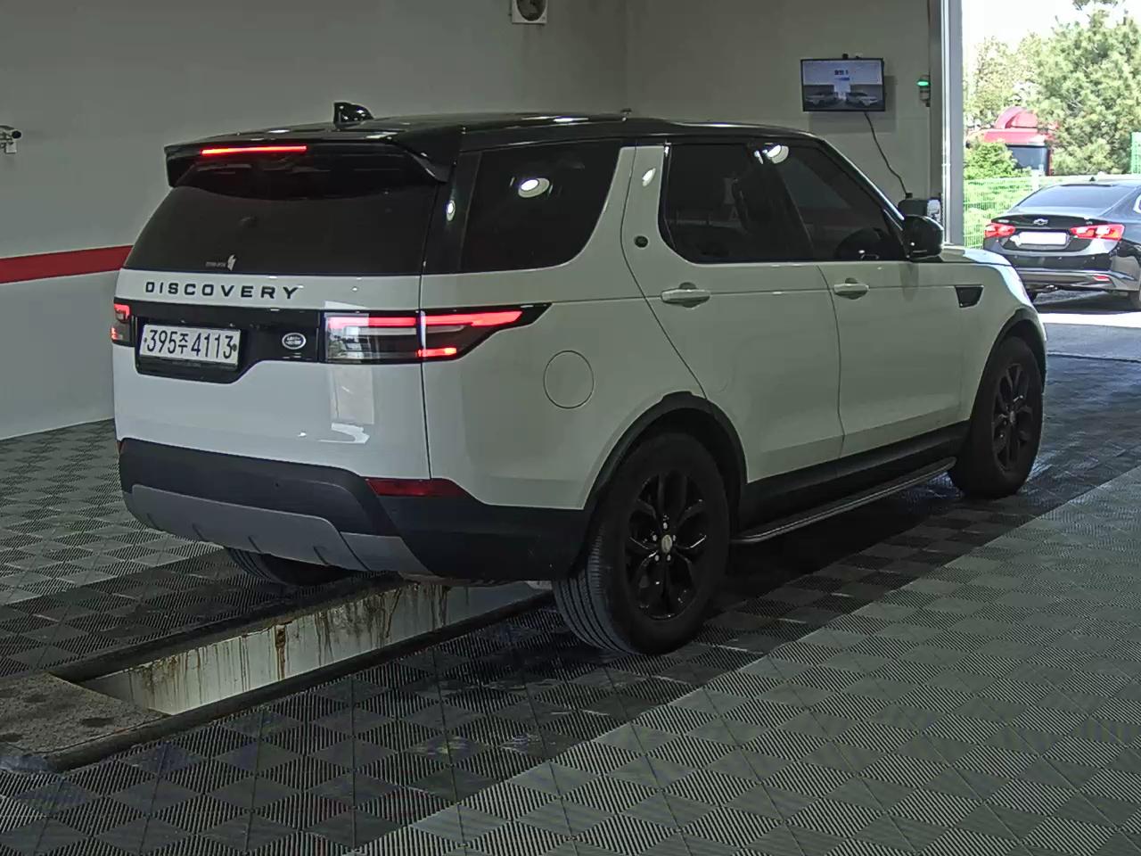 Land Rover Discovery - 4