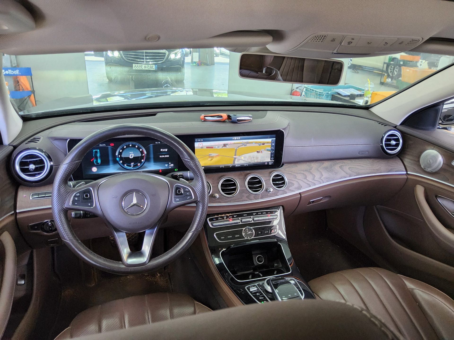 Mercedes-Benz E-Class 2017 - Image 10