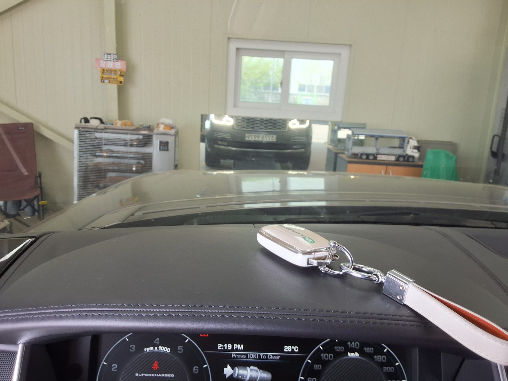 Land Rover Range Rover - 16