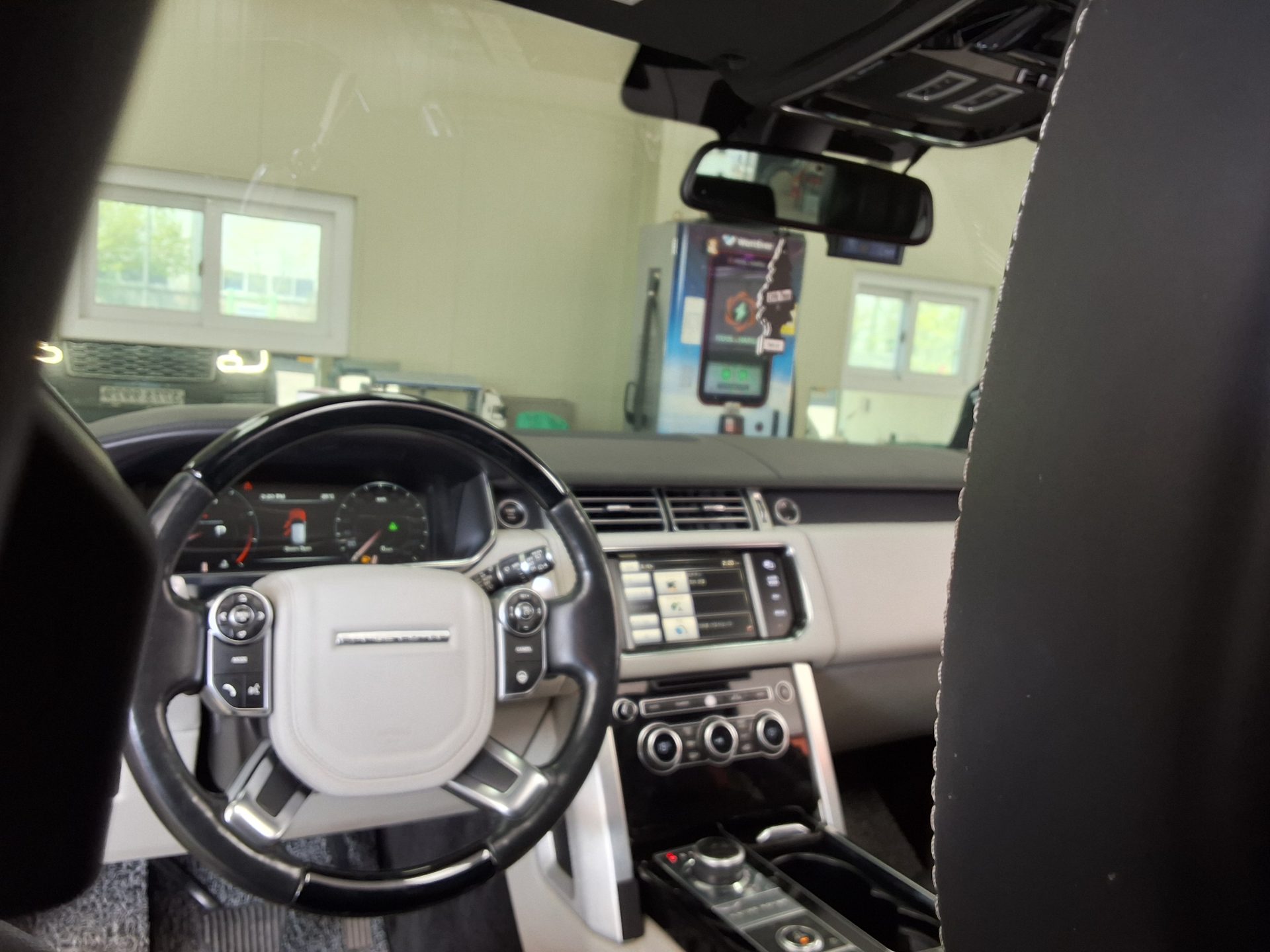 Land Rover Range Rover - 10