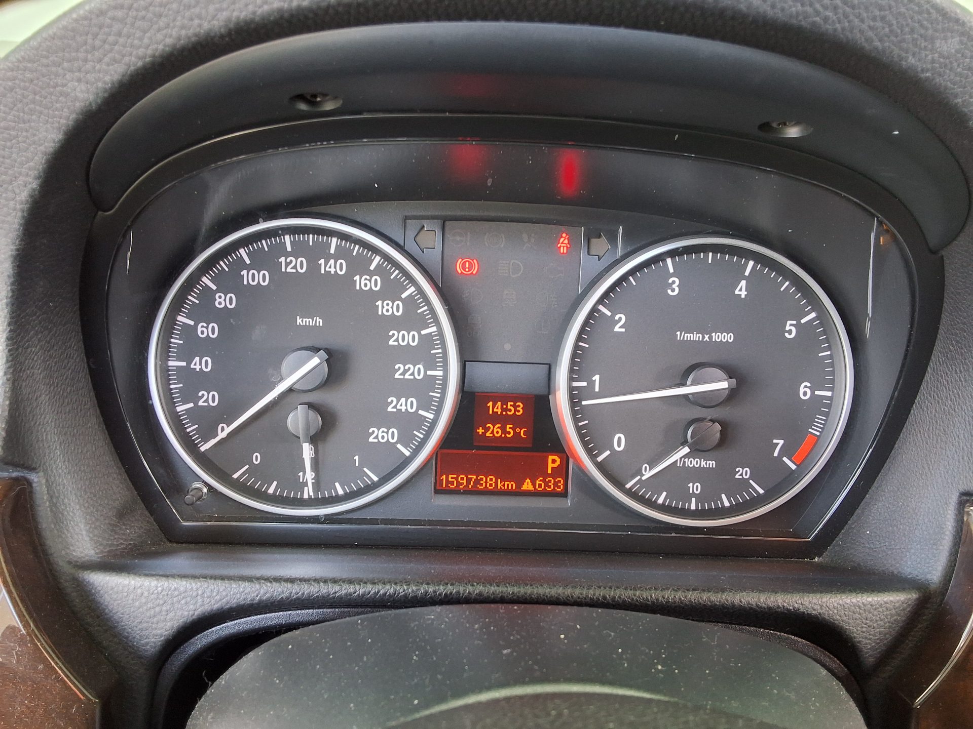 BMW 3 Series 2011 - Image 8