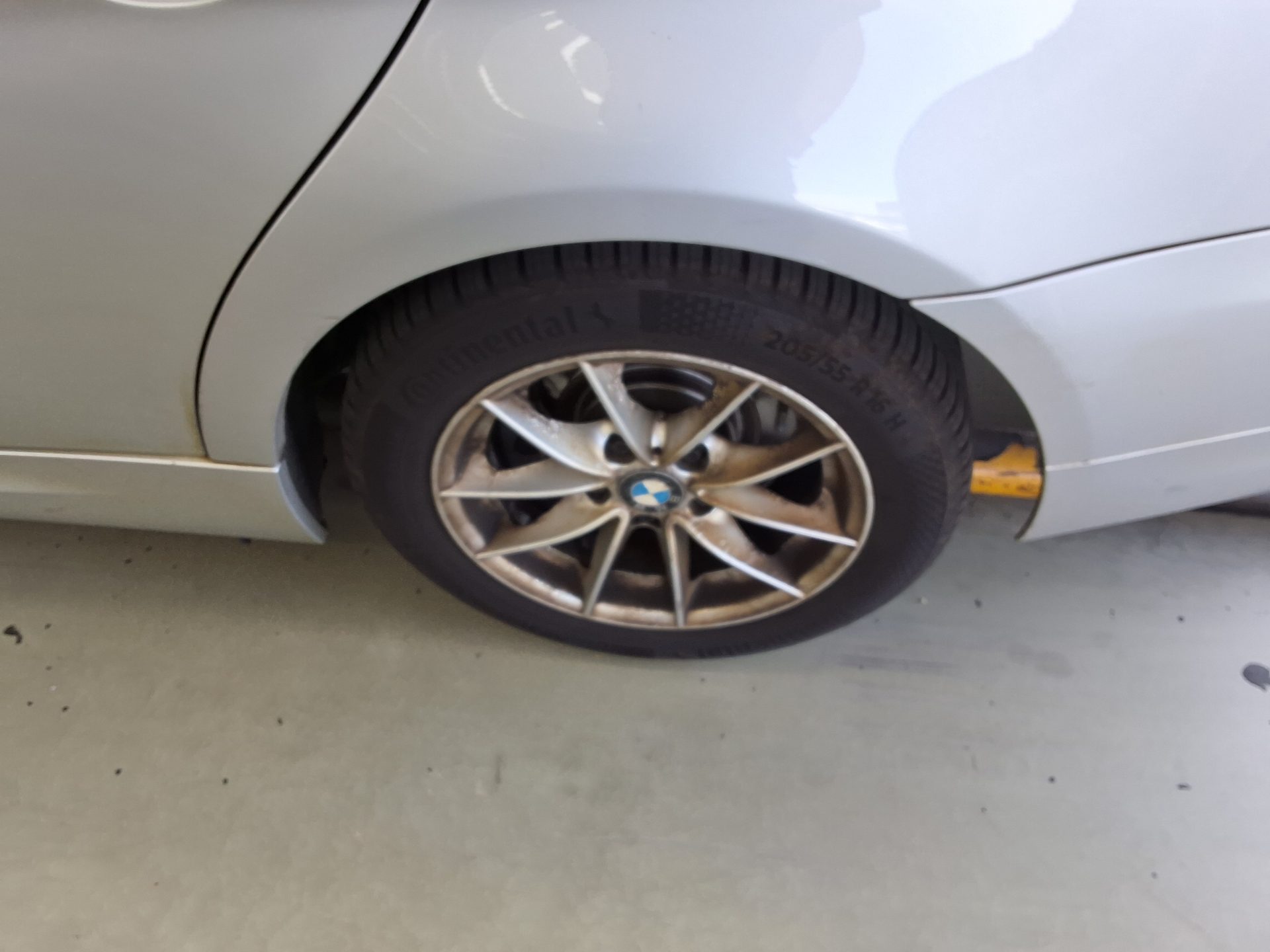 BMW 3 Series 2011 - Image 18