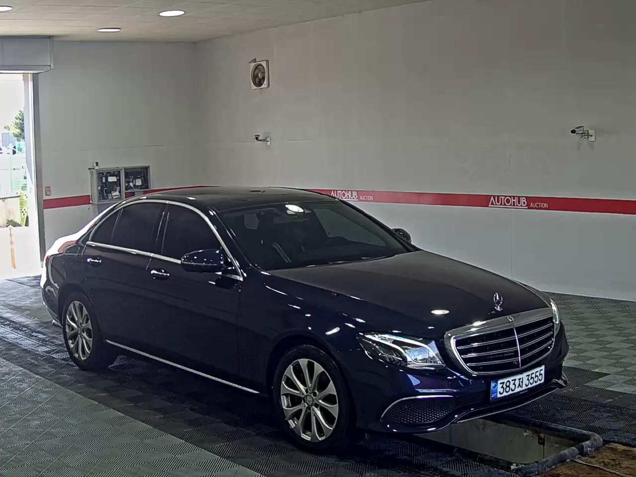 Mercedes-Benz E-Class 2017 - Image 2