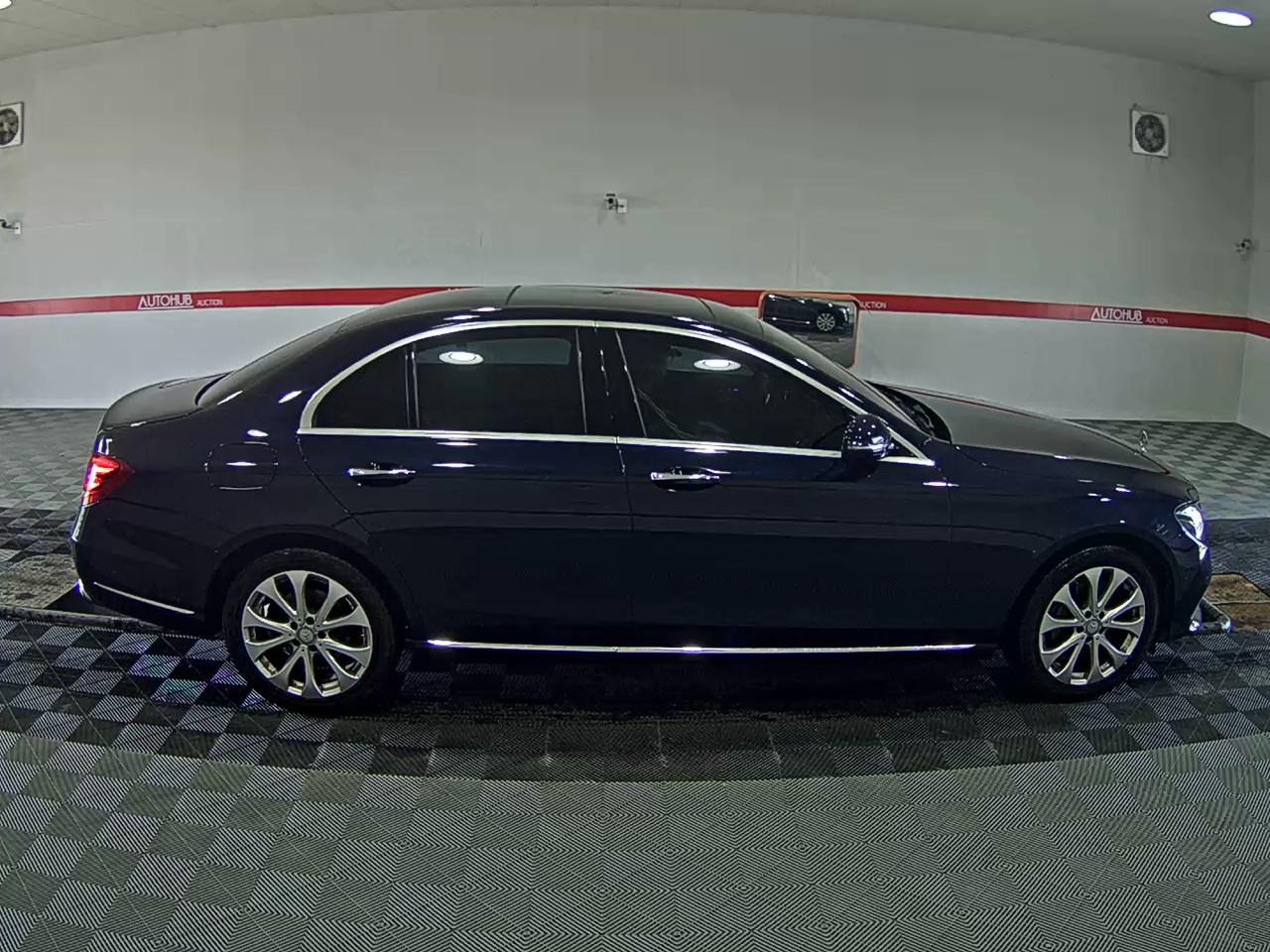 Mercedes-Benz E-Class 2017 - Image 3