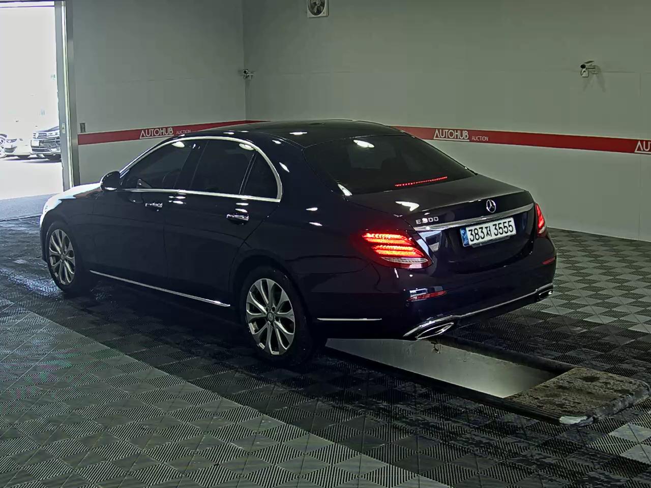 Mercedes-Benz E-Class 2017 - Image 5