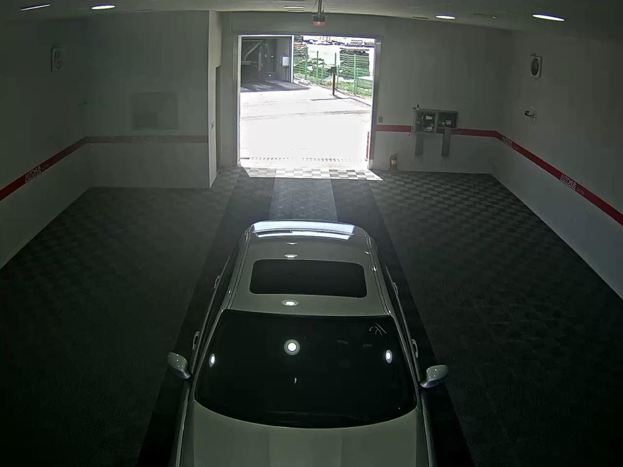 BMW 3 Series 2011 - Image 6