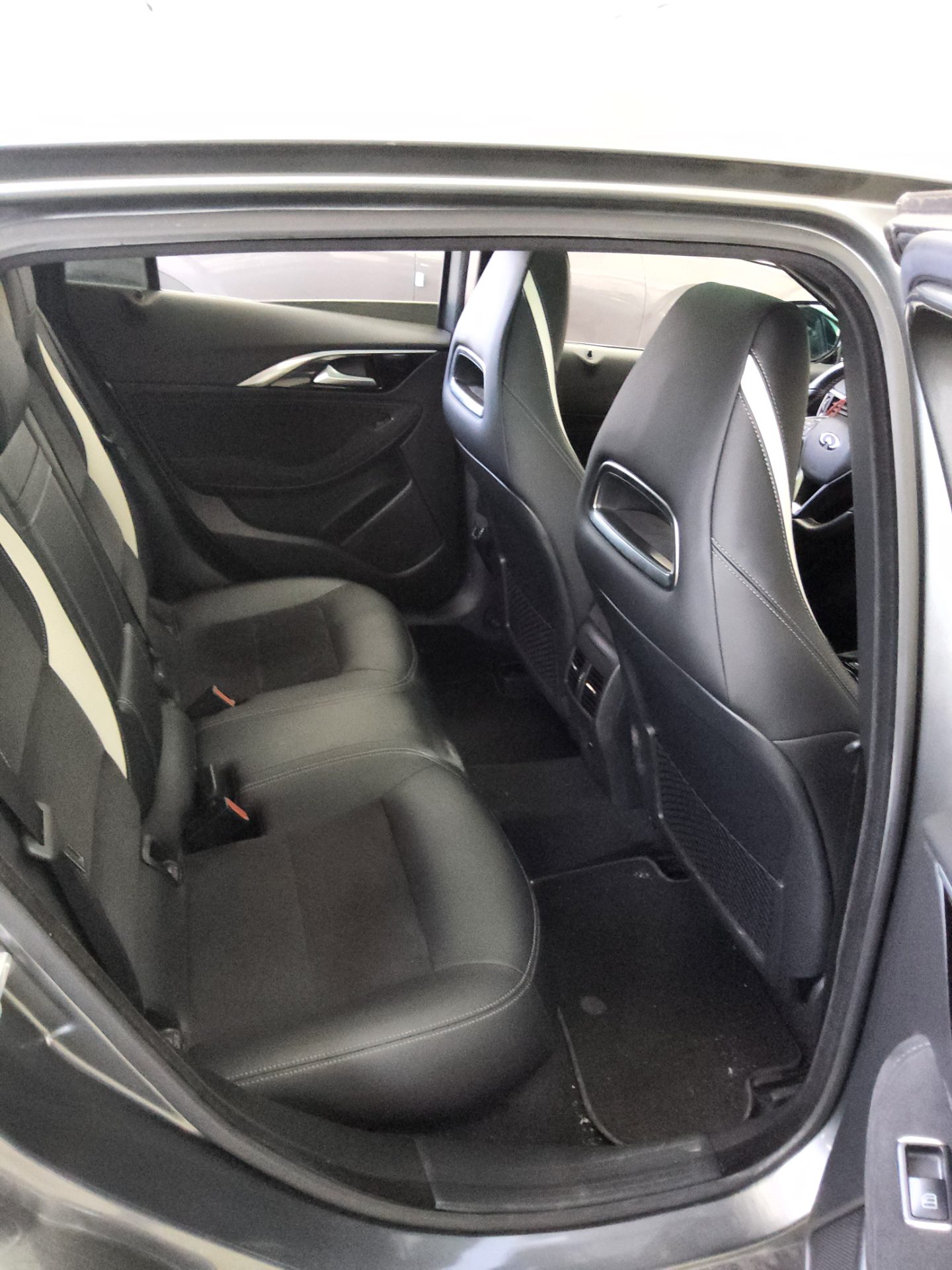 إنفينيتي Q30 2017 - صورة 12