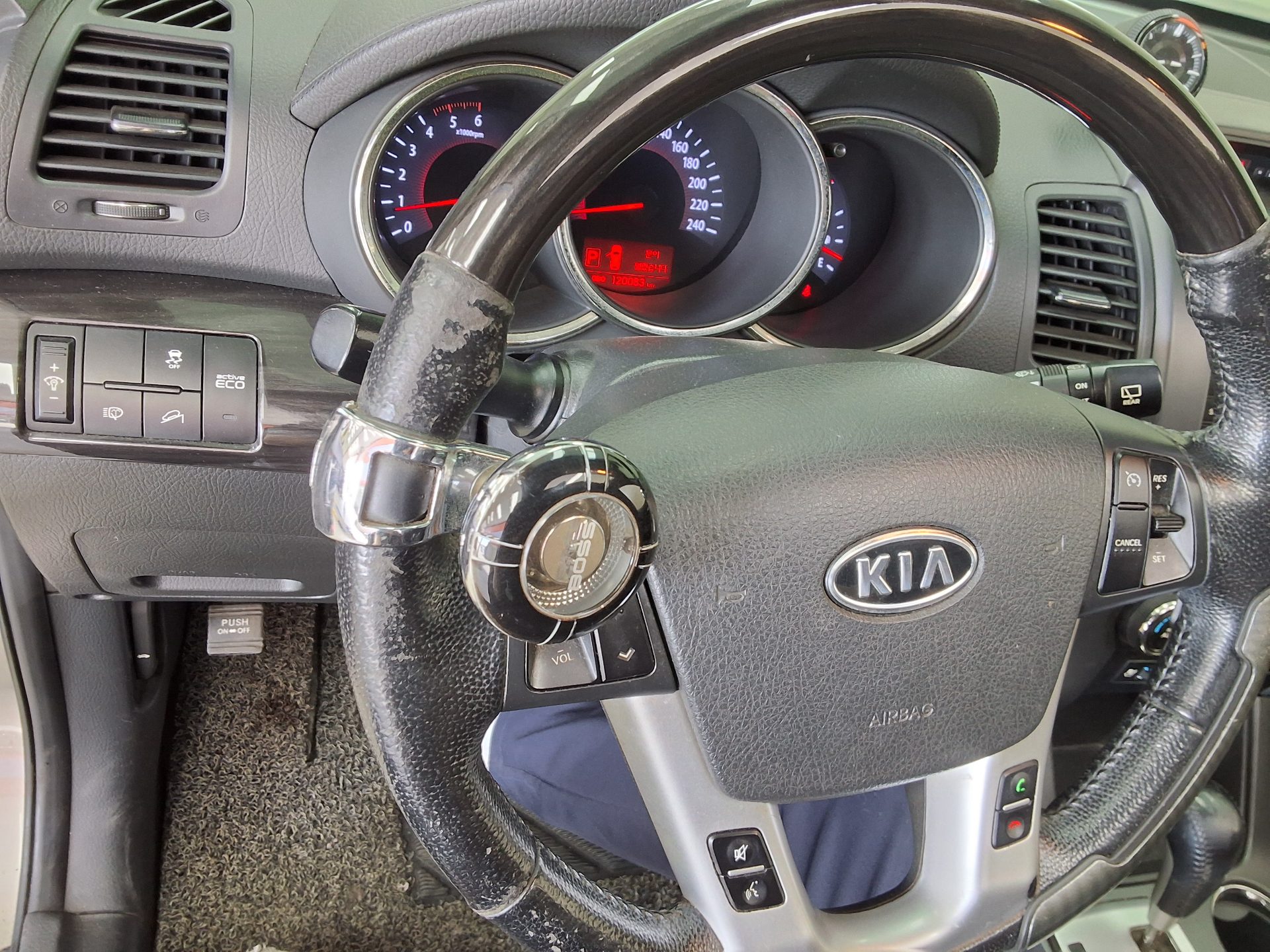 كيا سورينتو 2011 - صورة 16