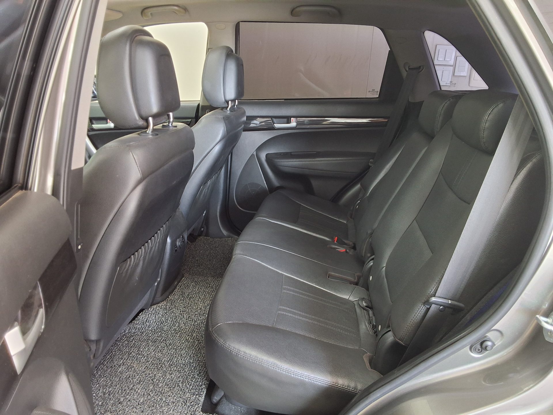 كيا سورينتو 2011 - صورة 11