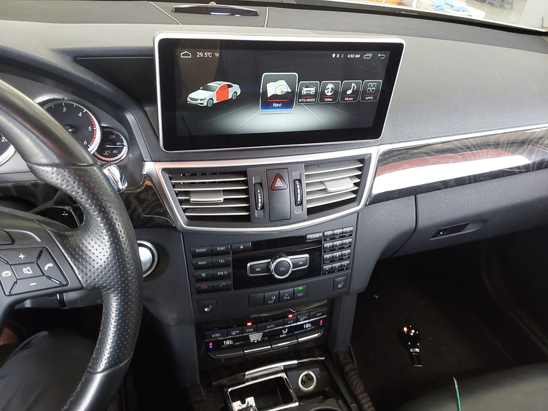 Mercedes-Benz E-Class - 16
