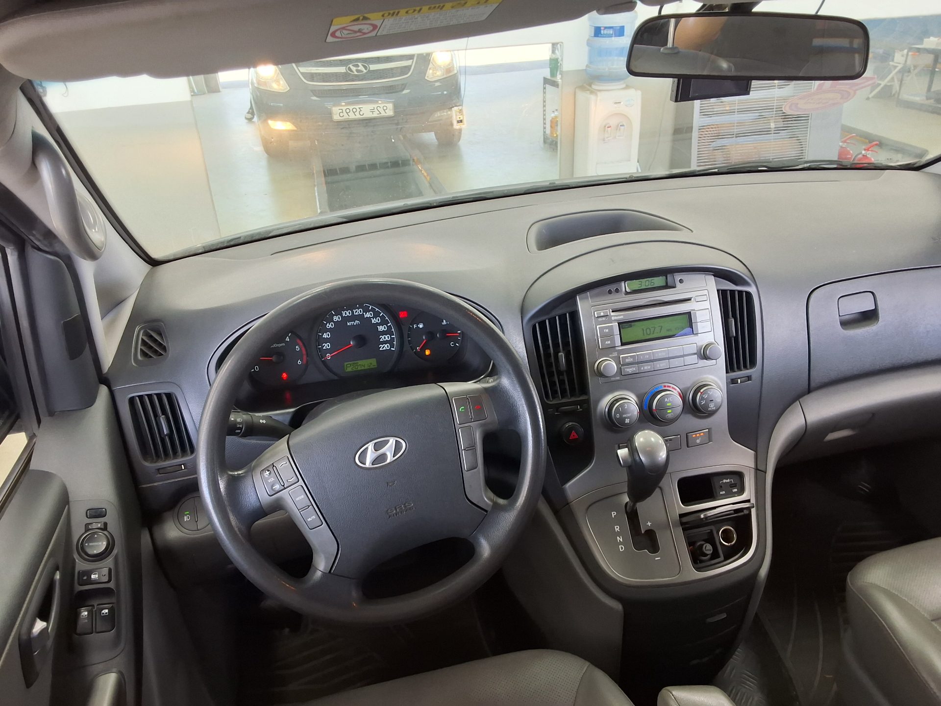 Hyundai Grand Starex 2015 - Image 10