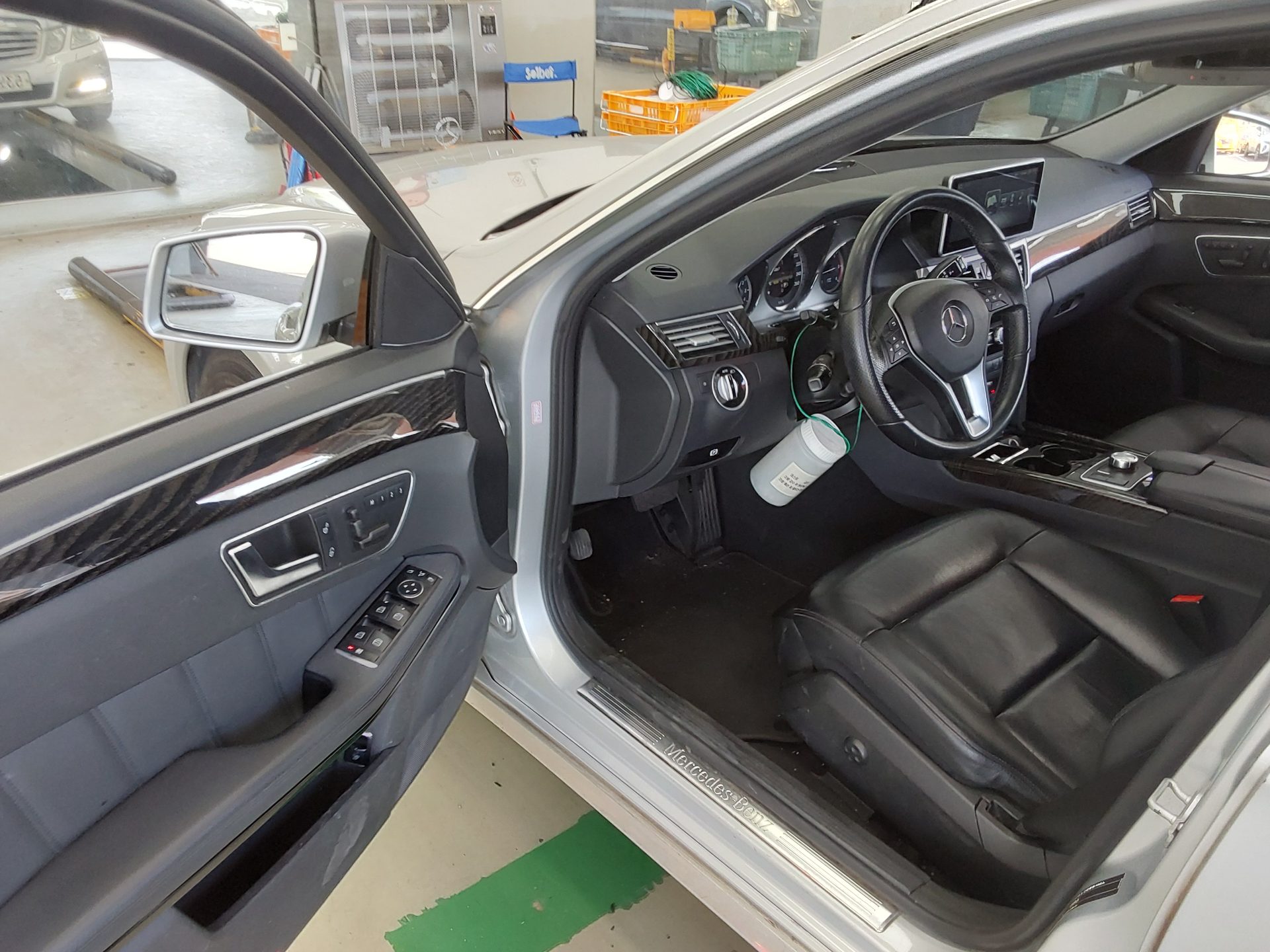 Mercedes-Benz E-Class - 9