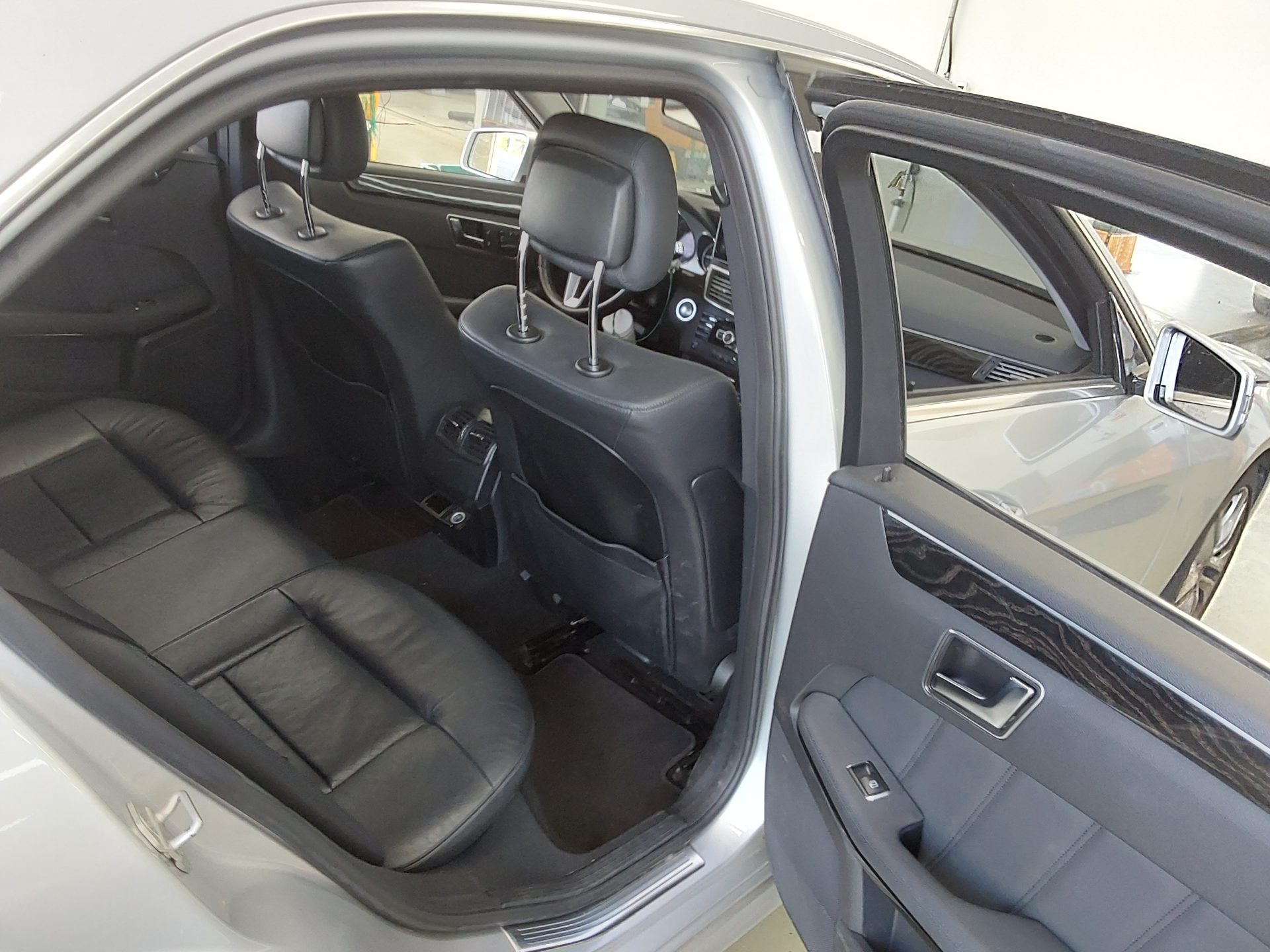 Mercedes-Benz E-Class - 12