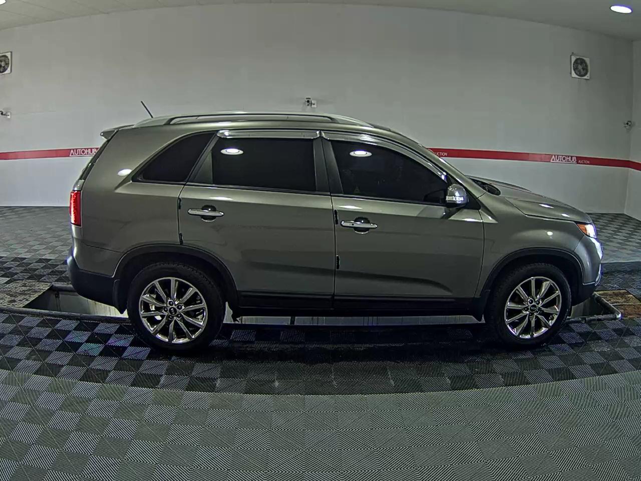 كيا سورينتو 2011 - صورة 3