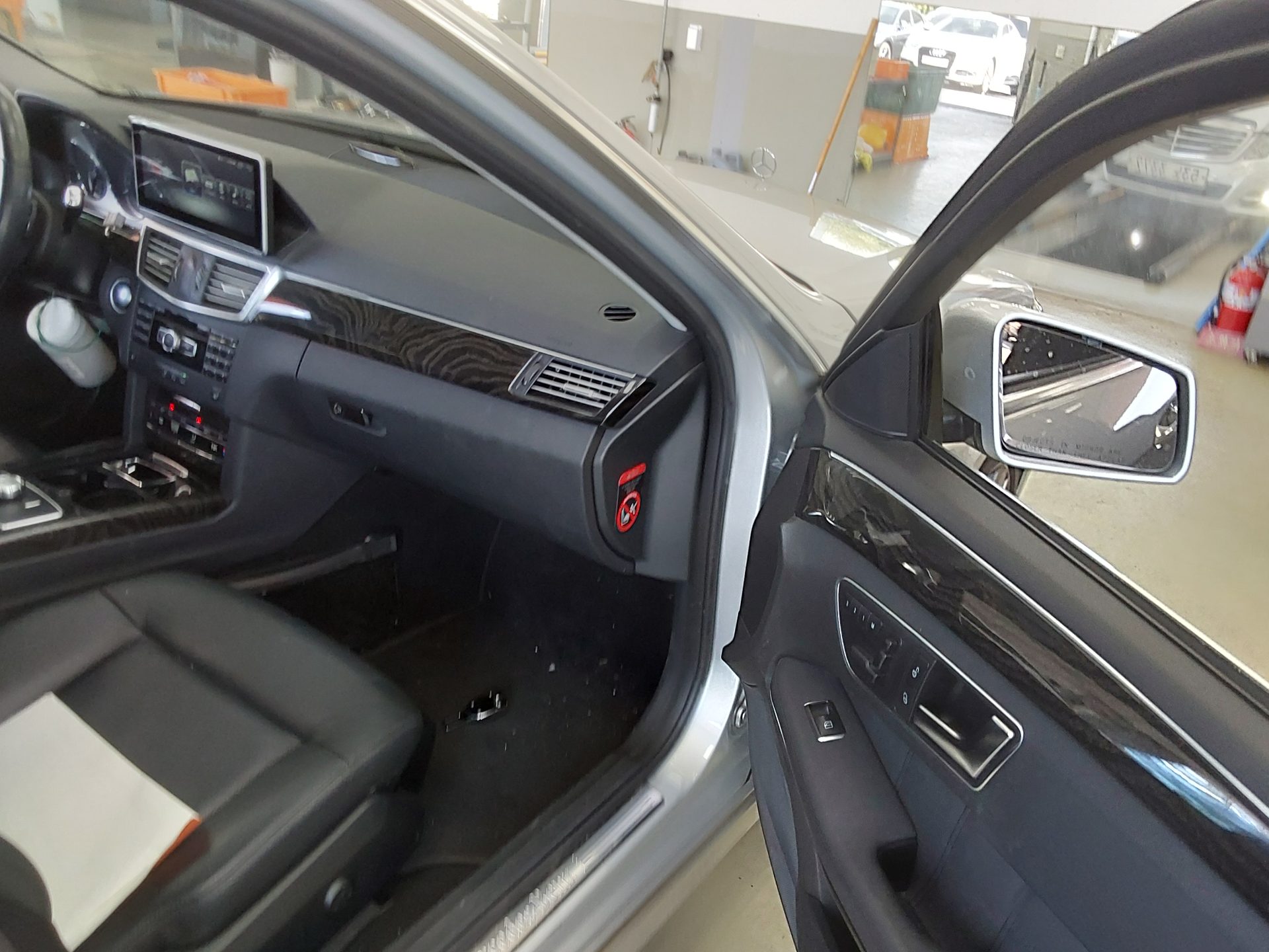 Mercedes-Benz E-Class - 13