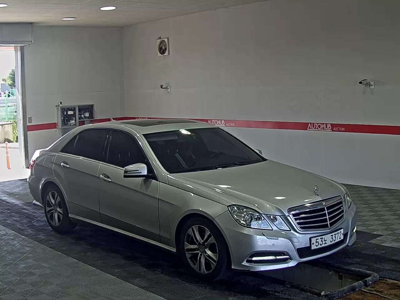 Mercedes-Benz E-Class - 2