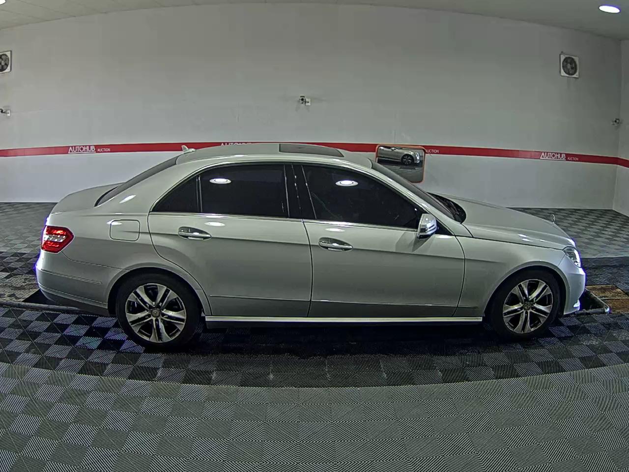 Mercedes-Benz E-Class - 3