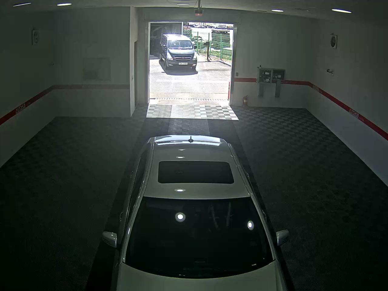 Mercedes-Benz E-Class - 6