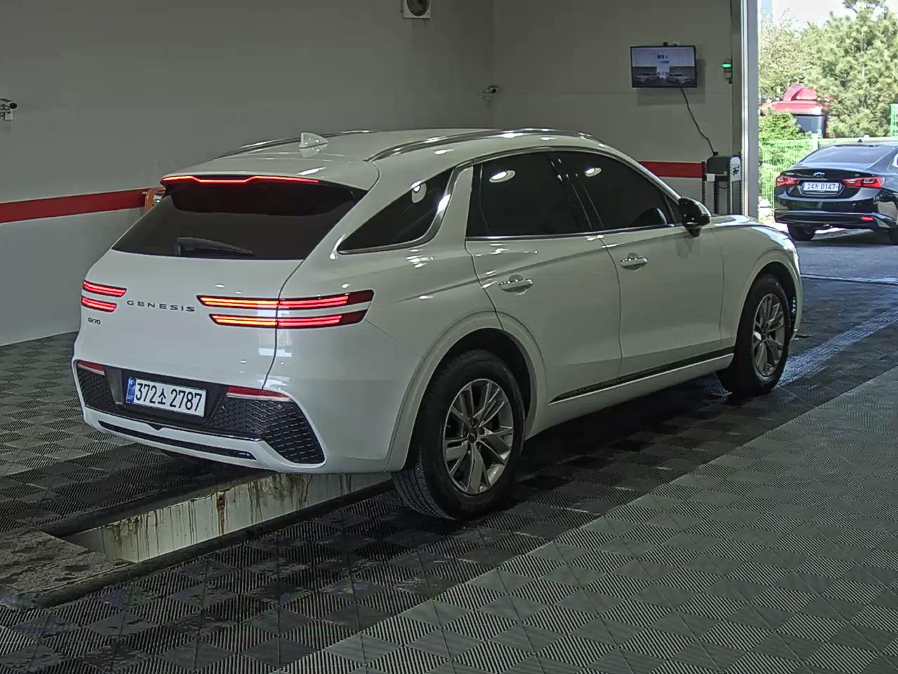 جينيسيس GV70 2023 - صورة 4