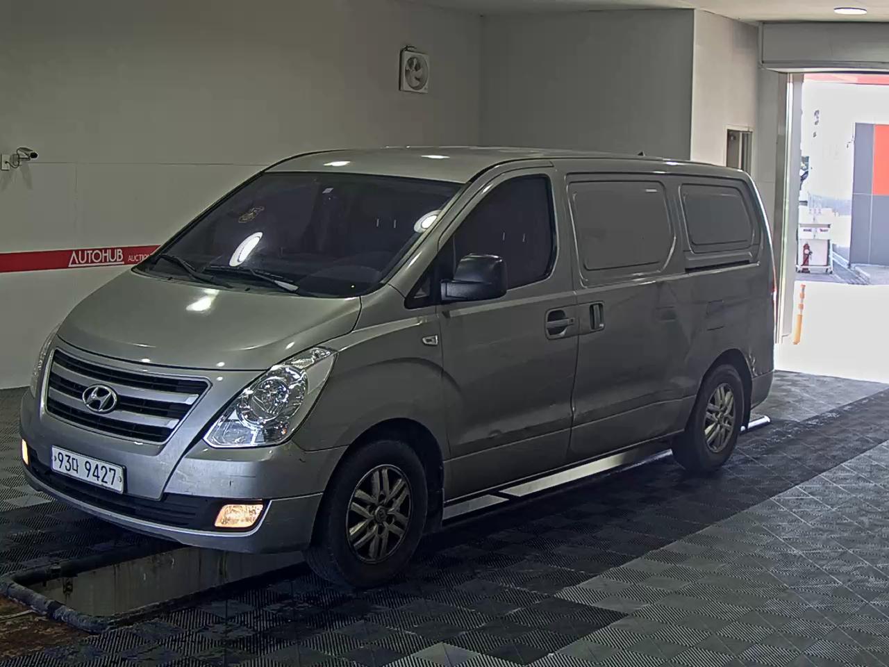 Hyundai Grand Starex