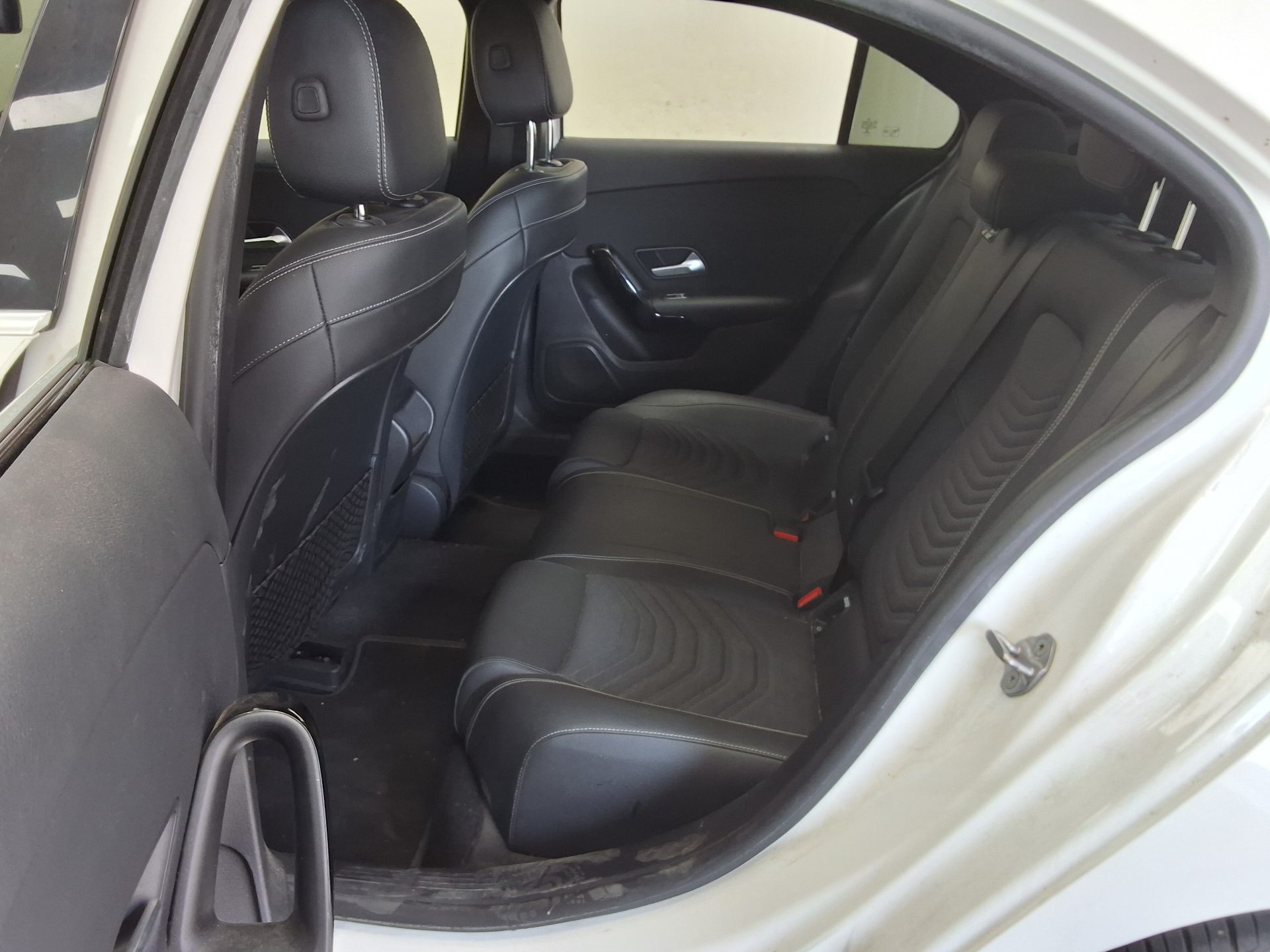 مرسيدس بنز إيه كلاس 2020 - صورة 11