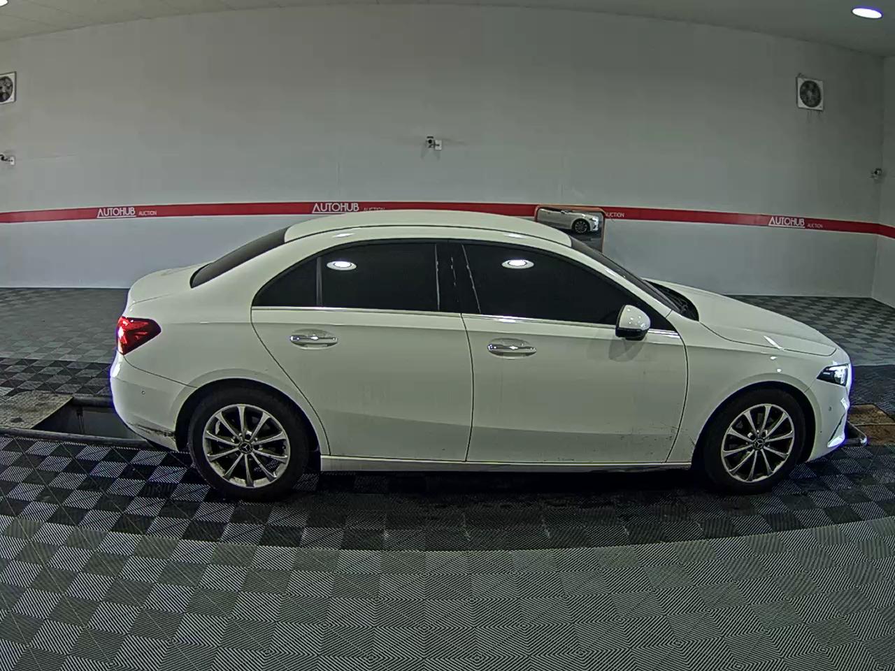 مرسيدس بنز إيه كلاس 2020 - صورة 3