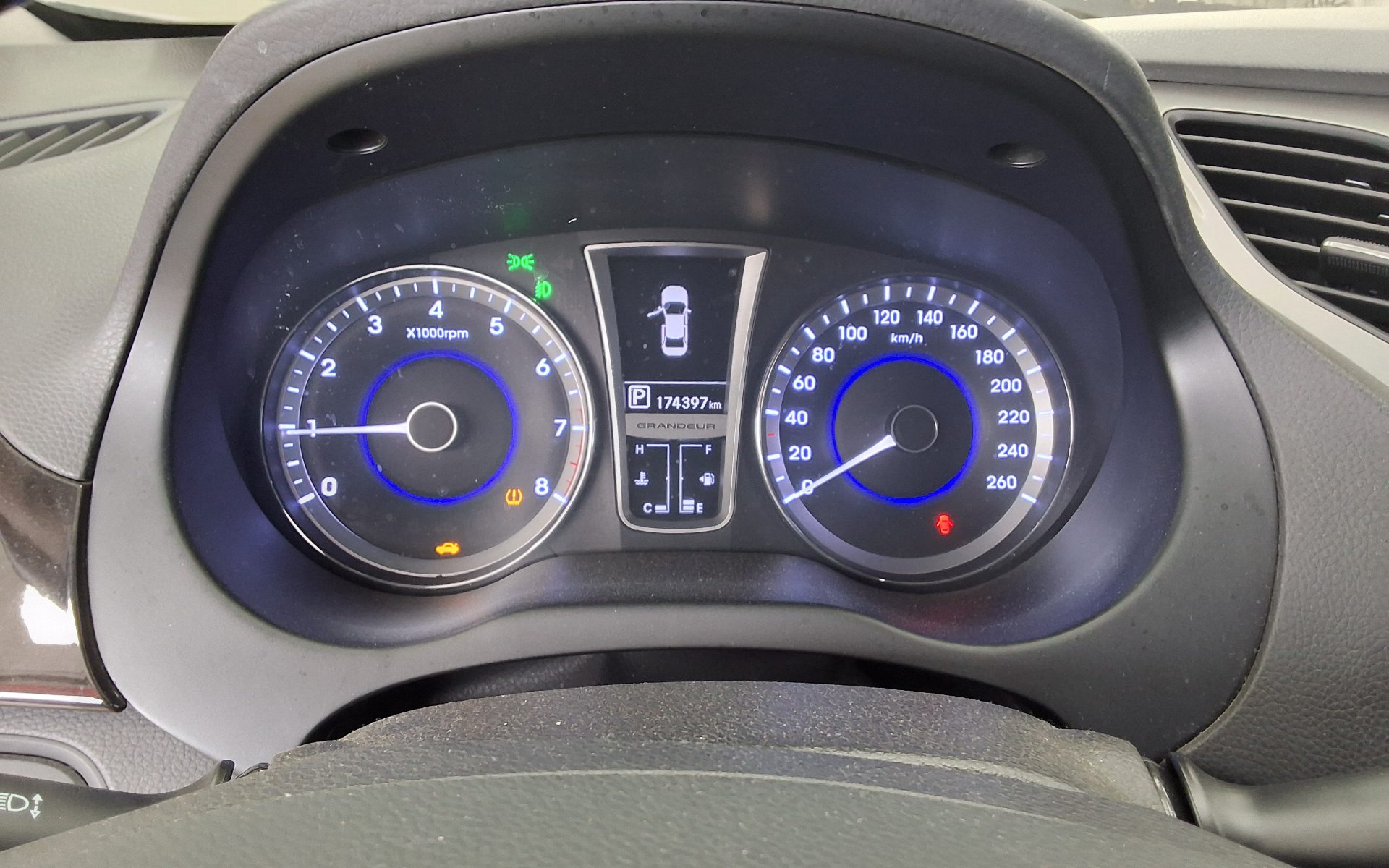 Hyundai Grandeur 2011 - Image 8