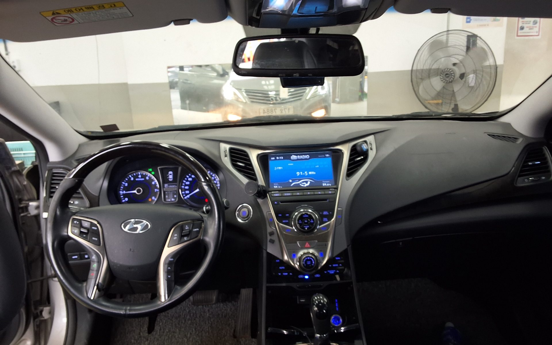 Hyundai Grandeur 2011 - Image 10