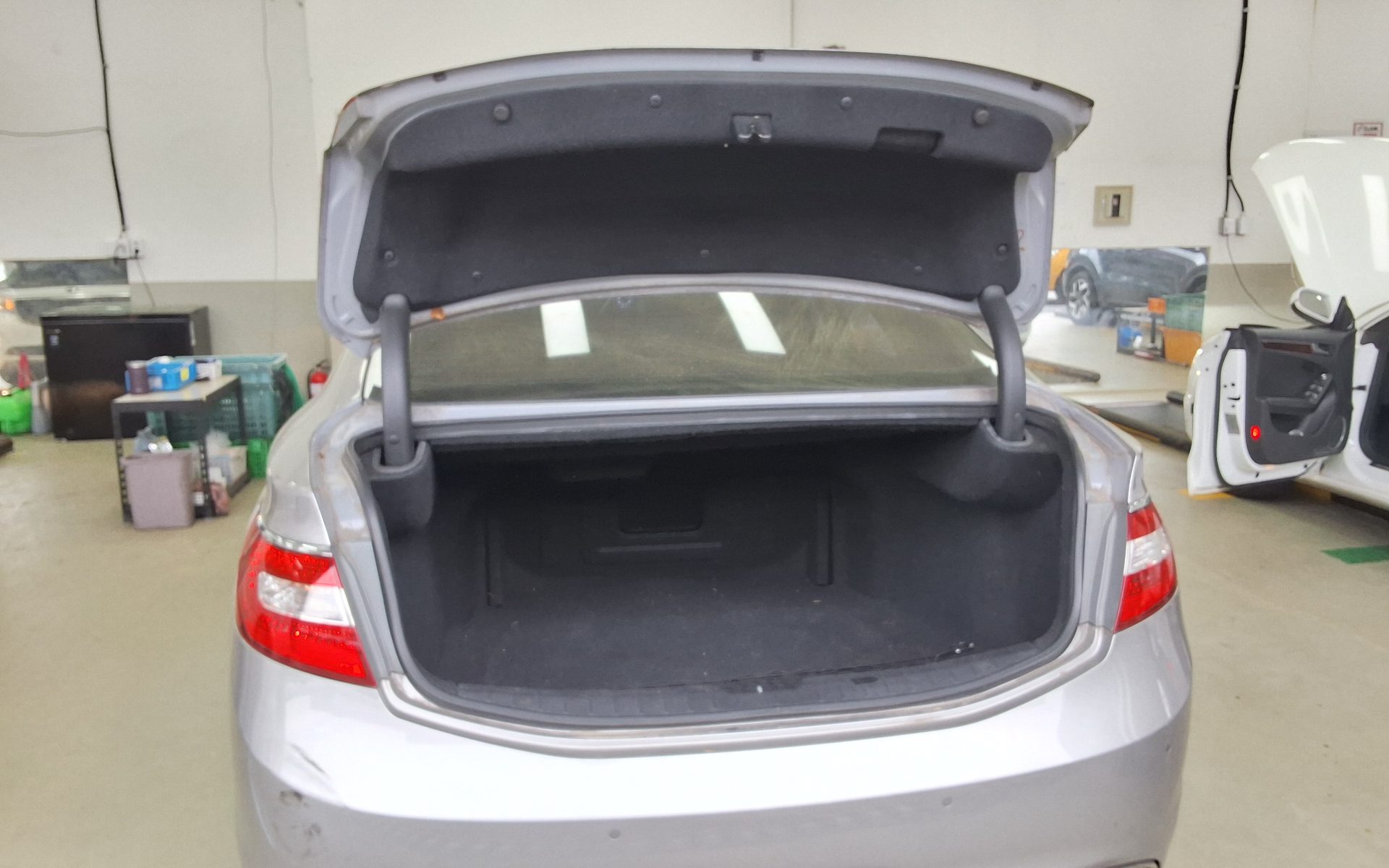 Hyundai Grandeur 2011 - Image 14