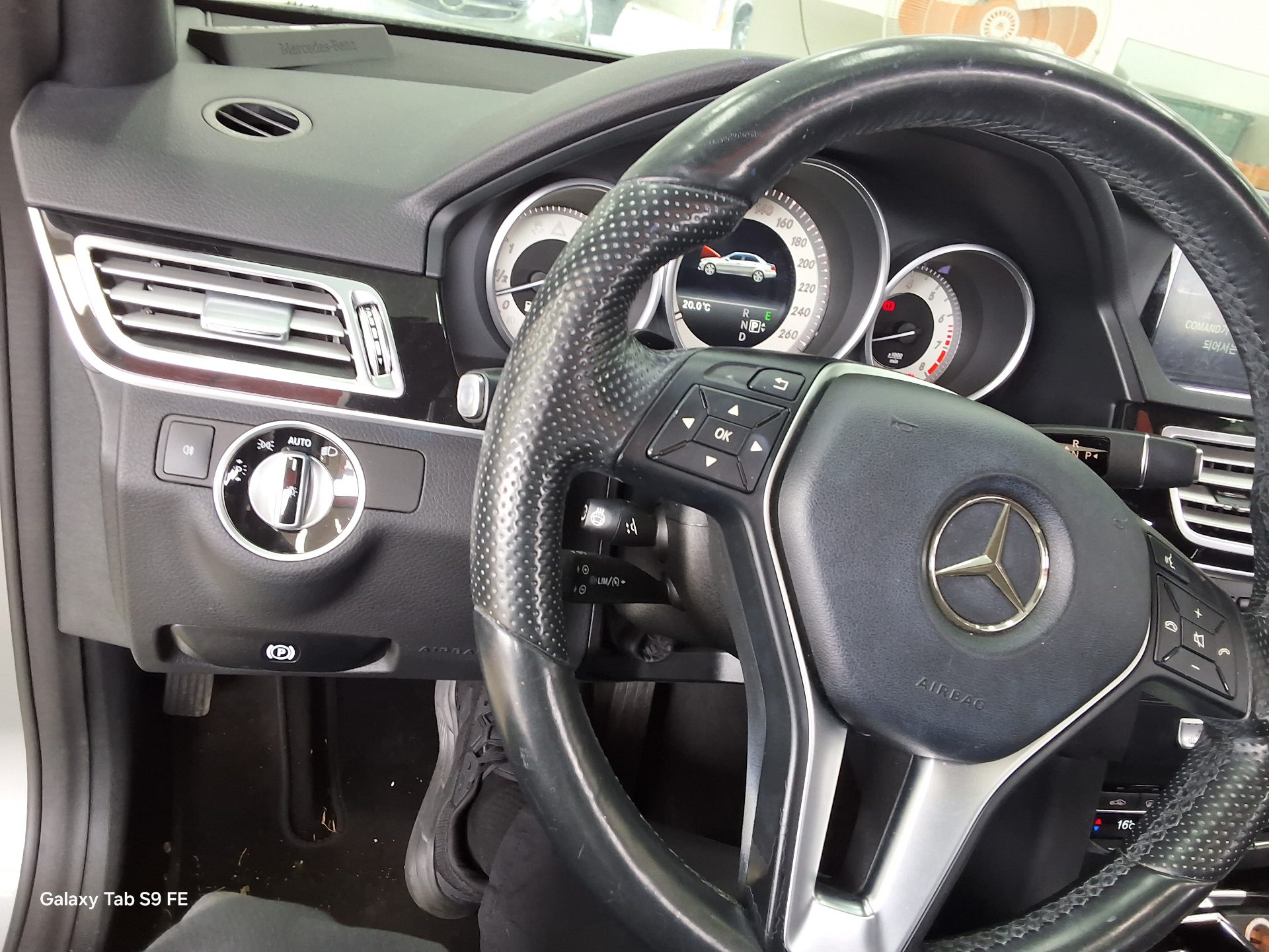 مرسيدس بنز إي كلاس 2015 - صورة 16