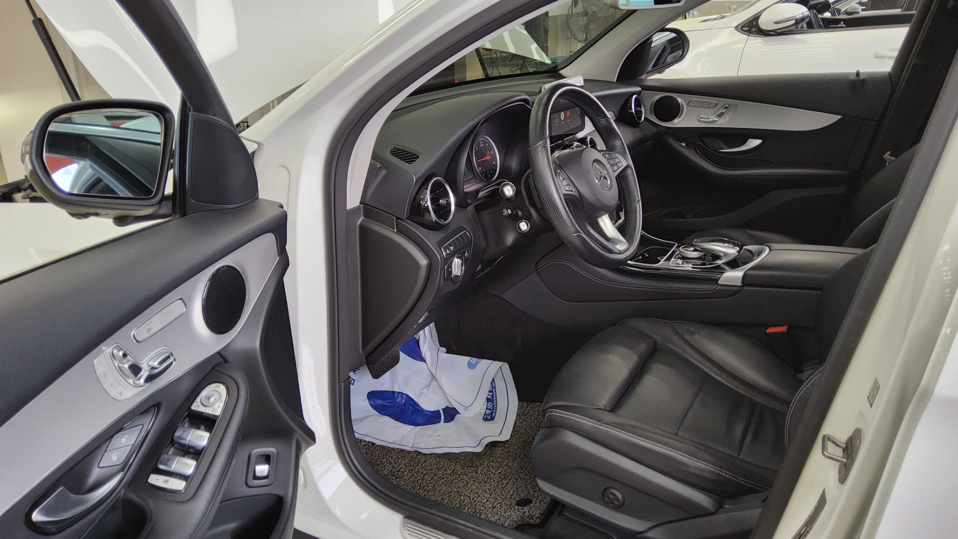 메르세데스-벤츠 GLC 2018 - 이미지 9