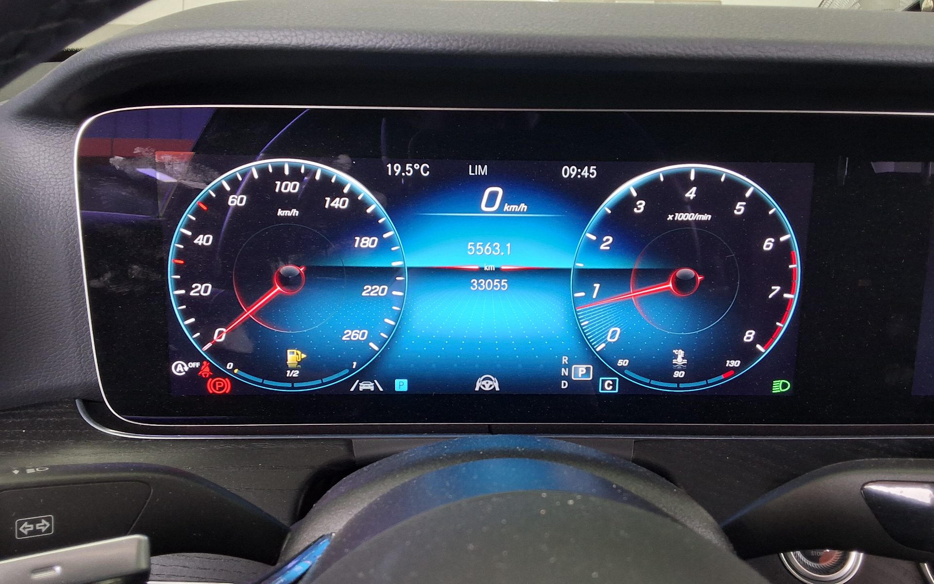 Mercedes-Benz E-Class 2022 - Image 8