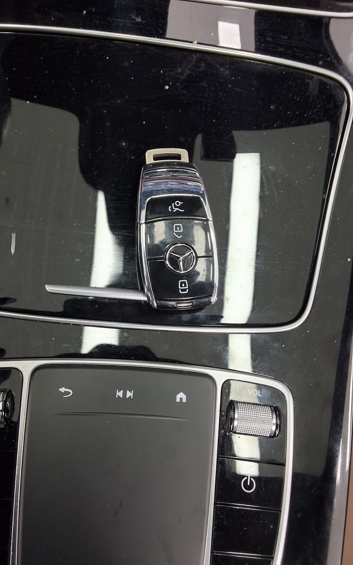 Mercedes-Benz E-Class 2022 - Image 19