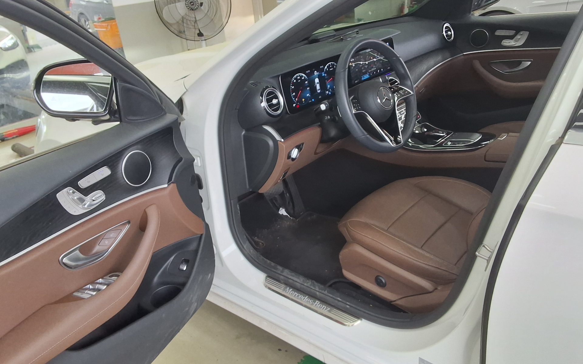 Mercedes-Benz E-Class 2022 - Image 9