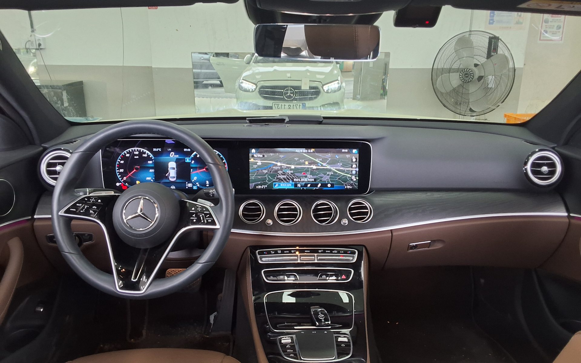 Mercedes-Benz E-Class 2022 - Image 10