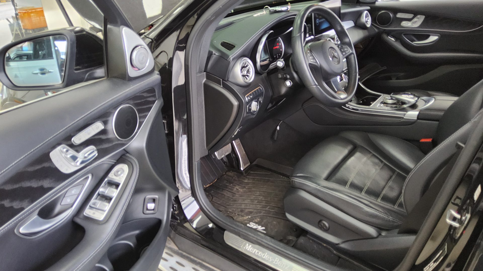 مرسيدس بنز GLC 2018 - صورة 9