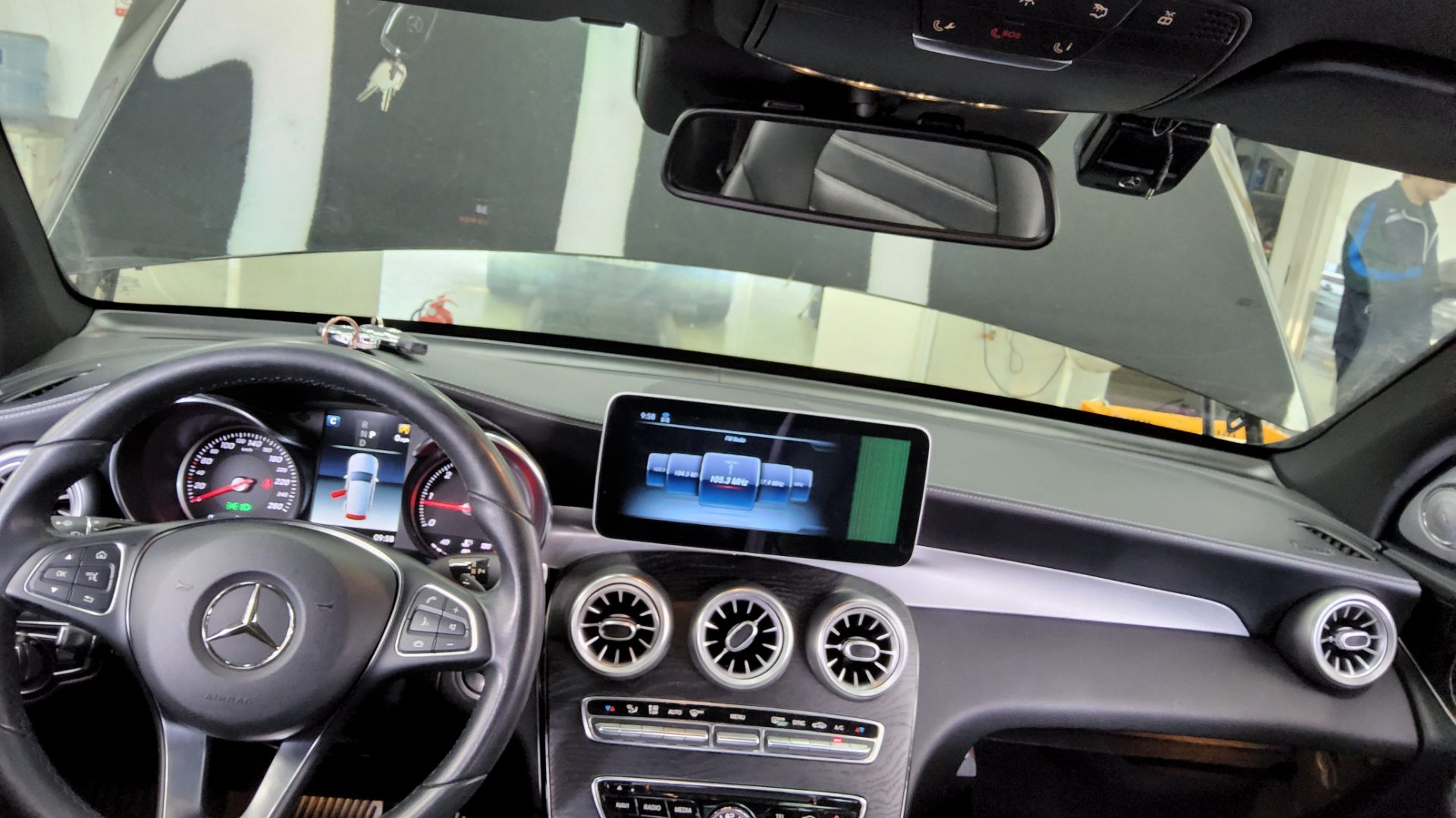 مرسيدس بنز GLC 2018 - صورة 10