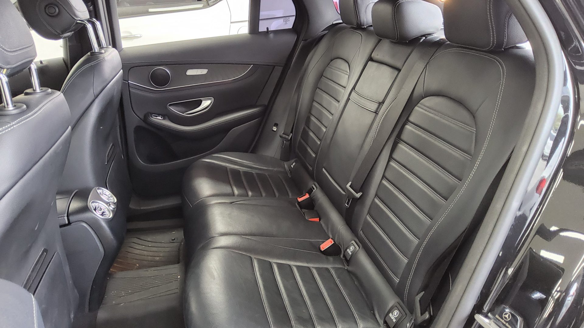 مرسيدس بنز GLC 2018 - صورة 11