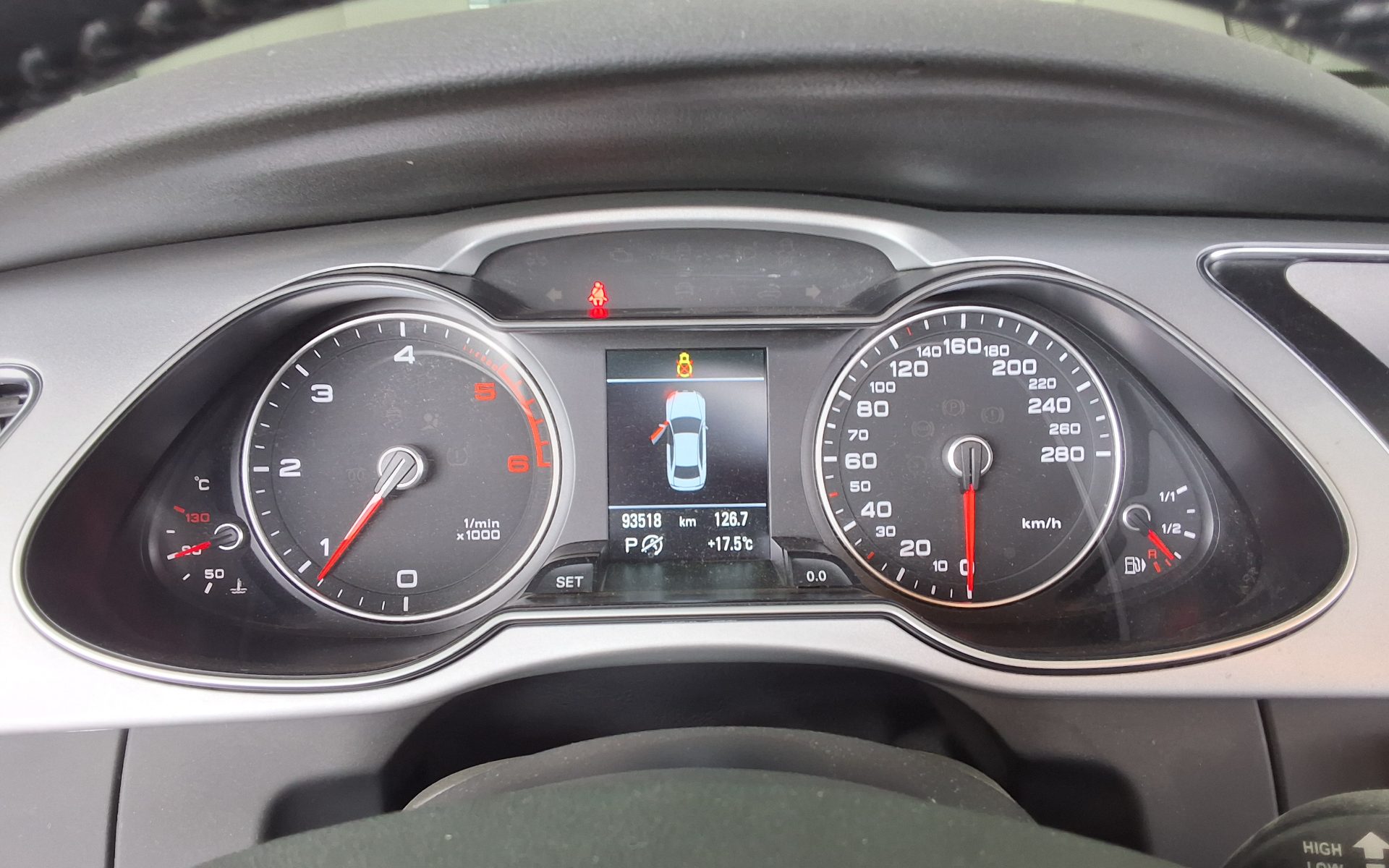 أودي A4 2015 - صورة 8