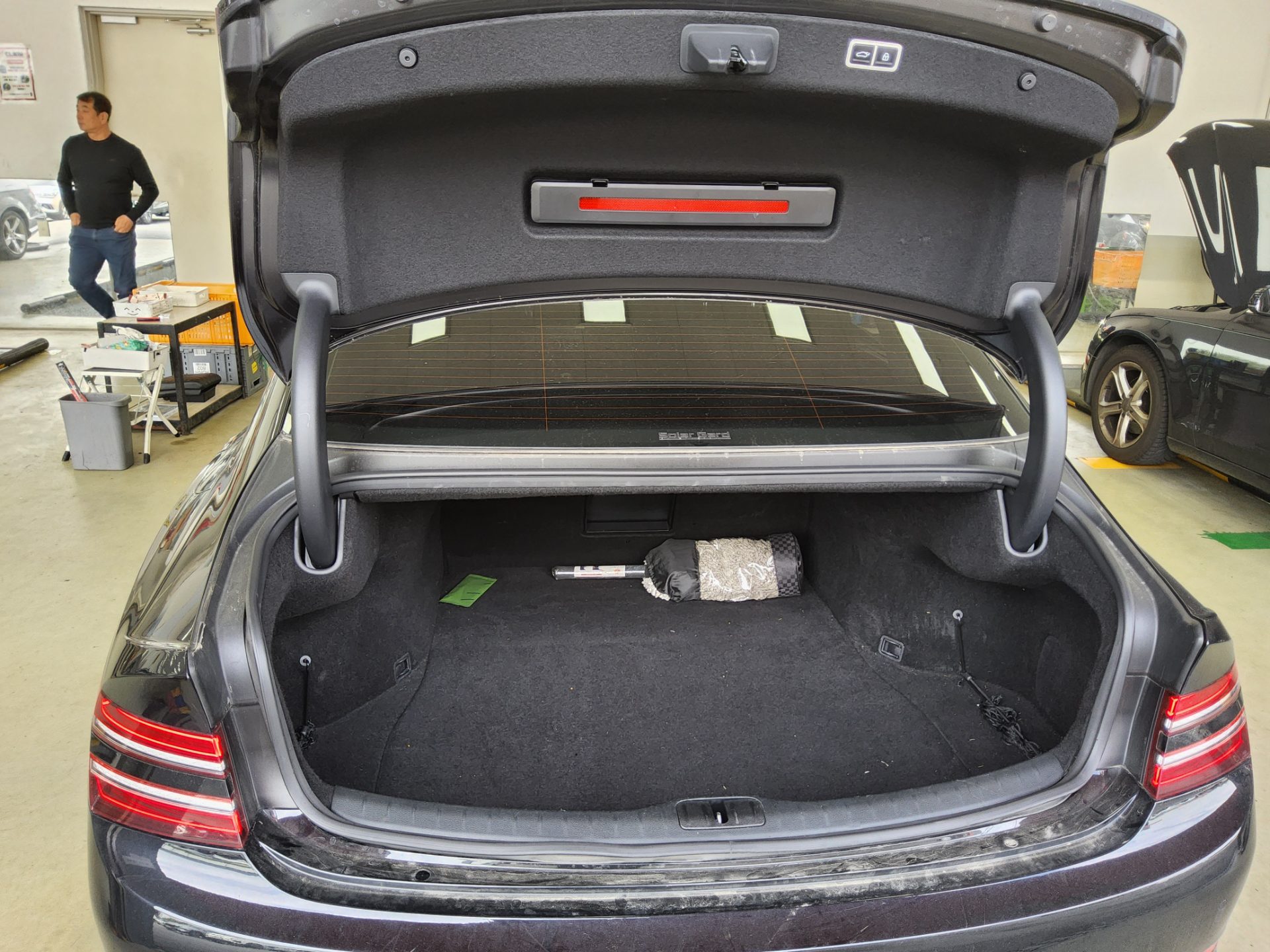 Hyundai Genesis 2023 - Image 14