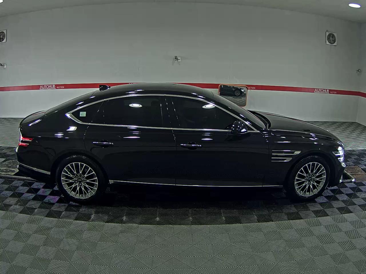 Hyundai Genesis 2023 - Image 3