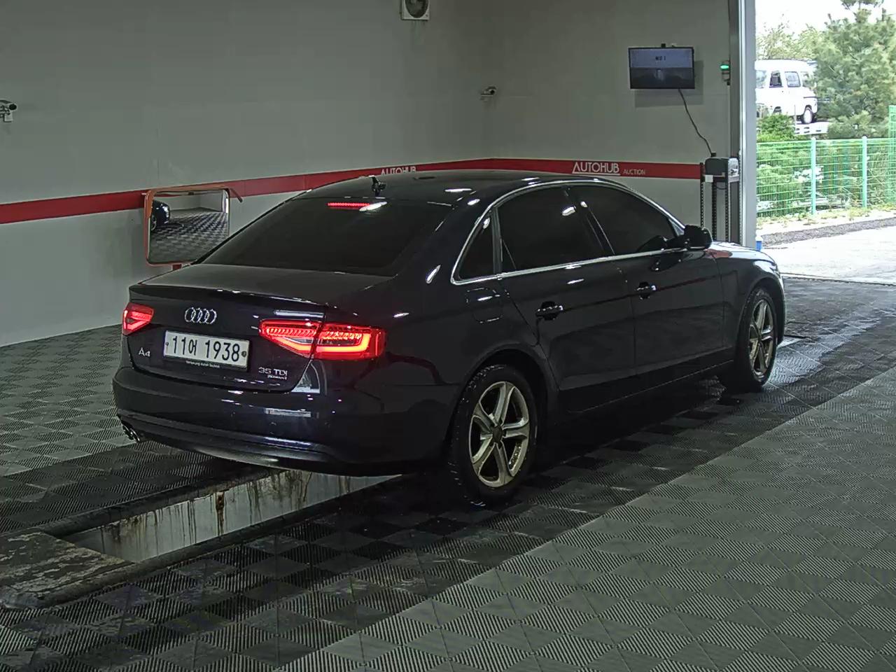 أودي A4 2015 - صورة 4