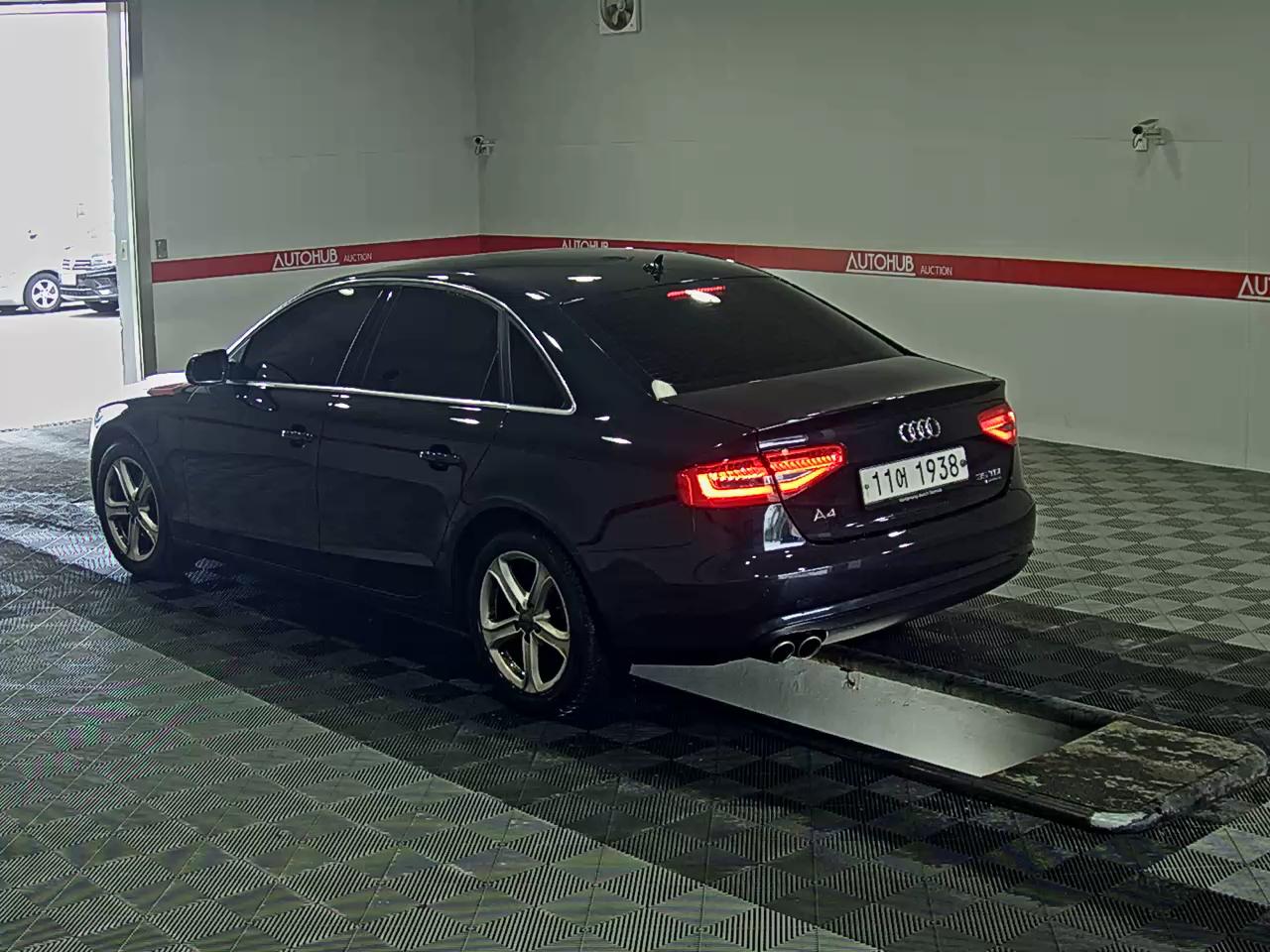 أودي A4 2015 - صورة 5