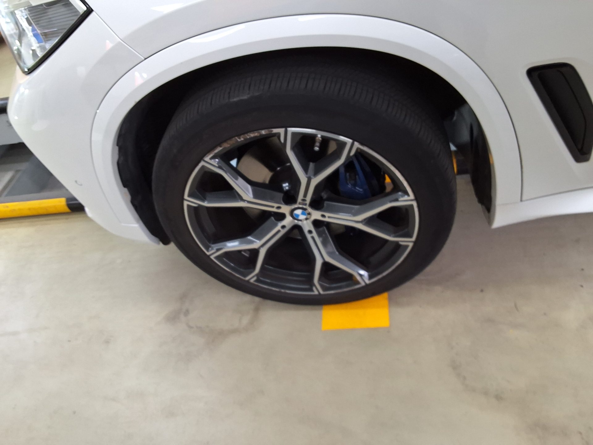 بي إم دبليو X5 2023 - صورة 21