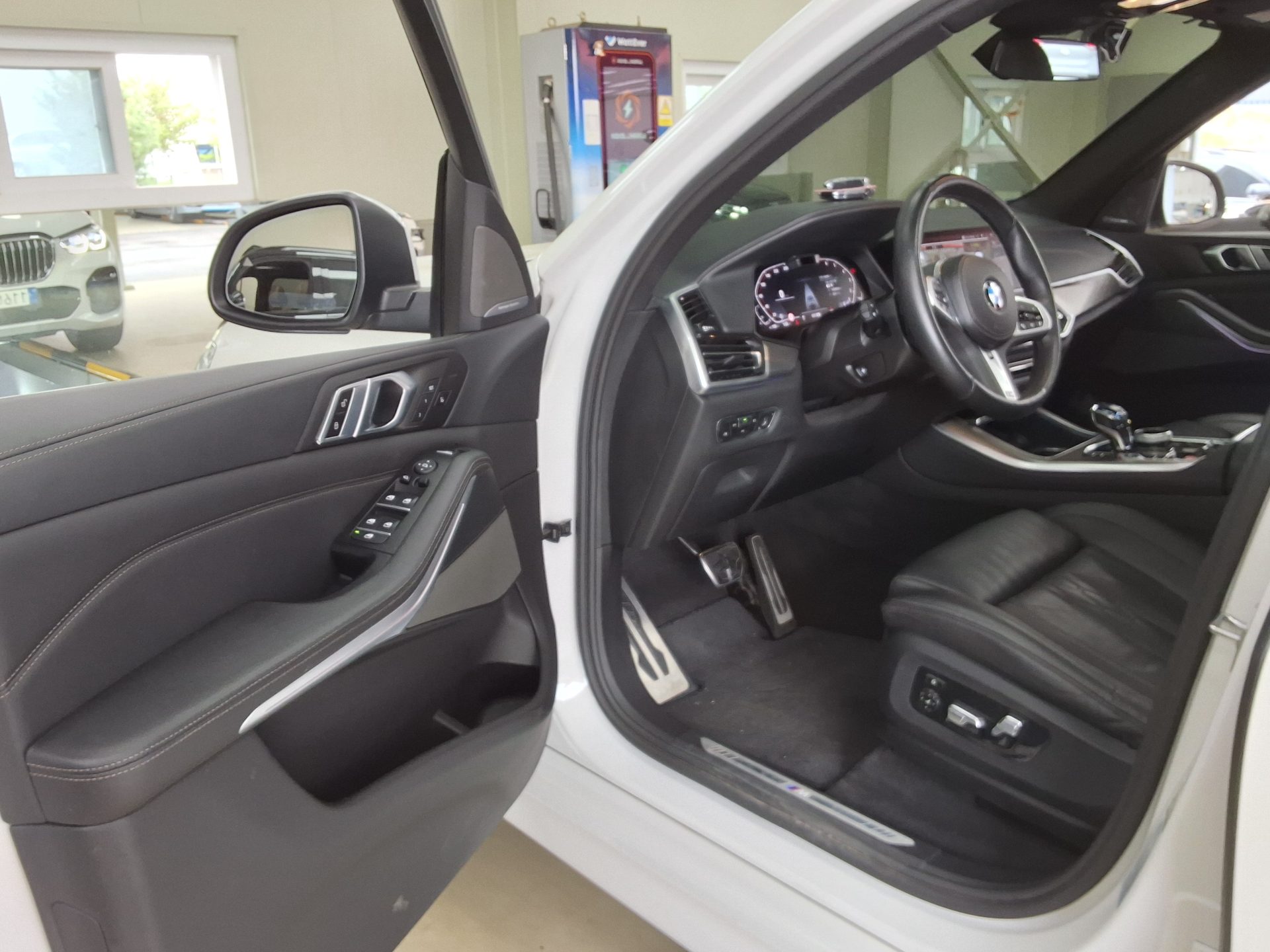 بي إم دبليو X5 2023 - صورة 9