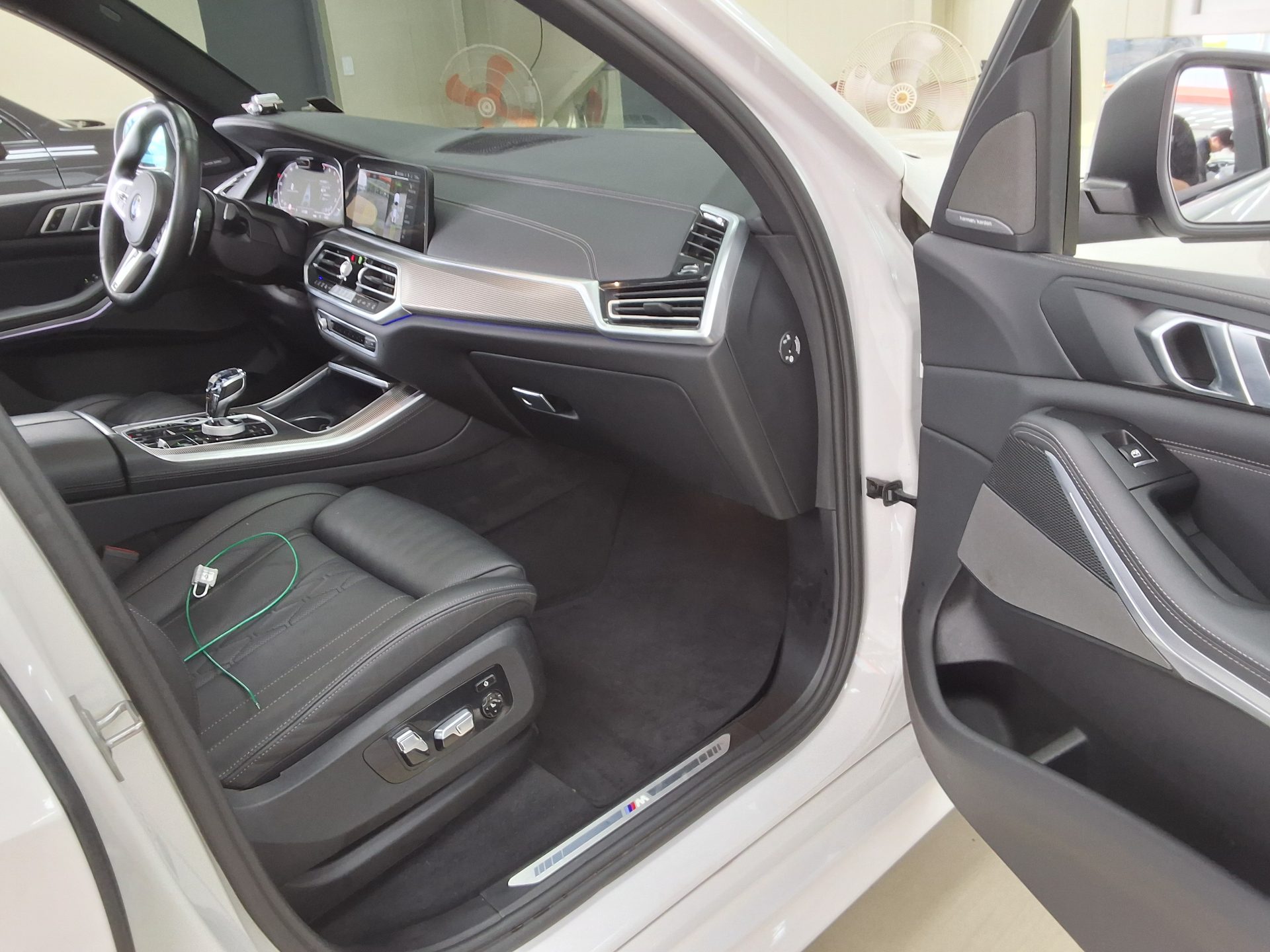 بي إم دبليو X5 2023 - صورة 13