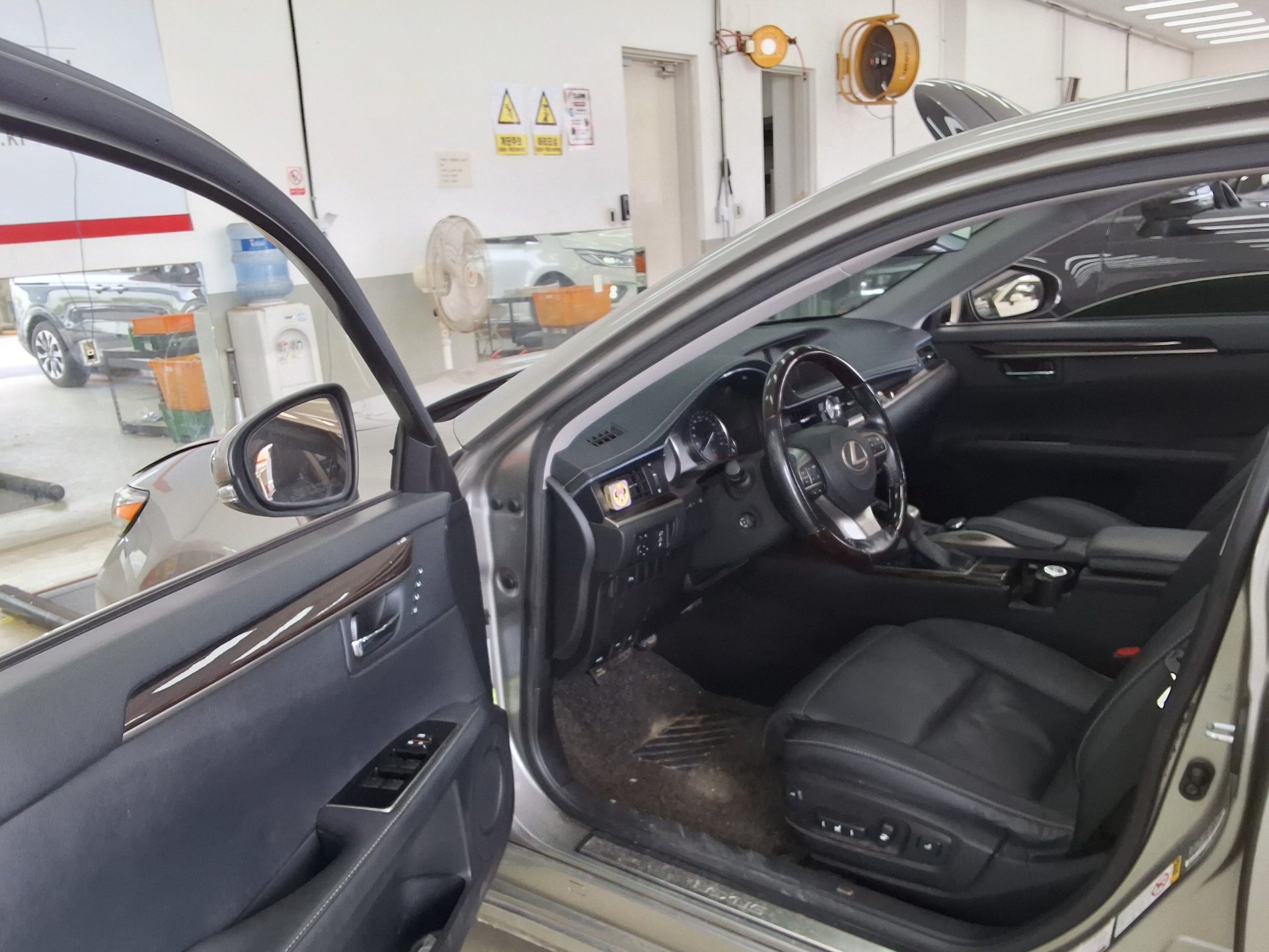 Lexus ES - 9